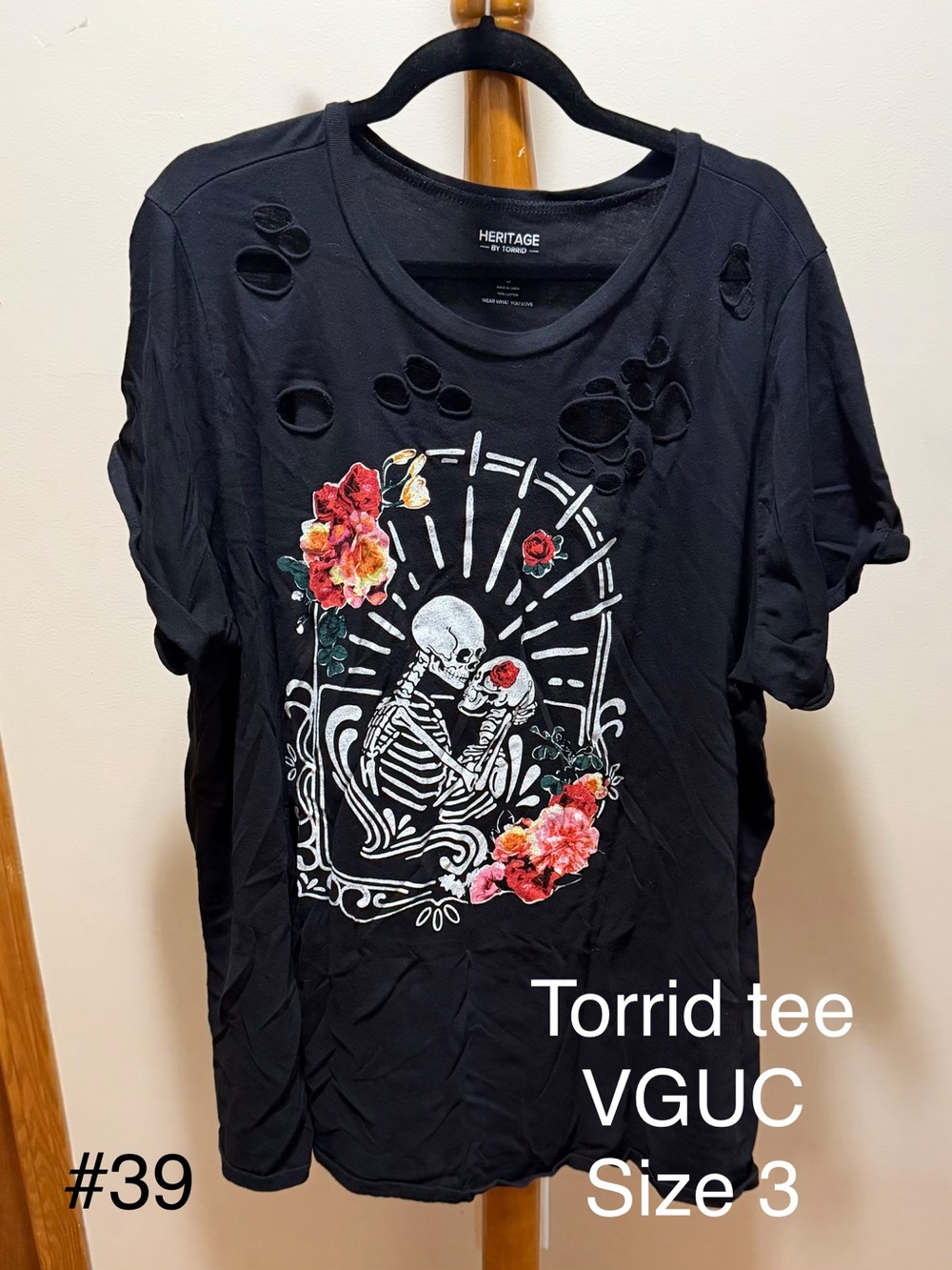 Torrid lovers tee